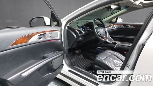 Lincoln MKZ 2016 — photo 10