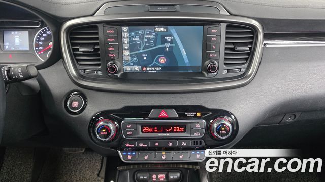 Kia Sorento 2018 — photo 19