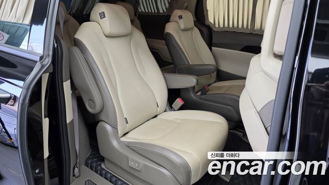 Kia Canival 2022 — photo 17