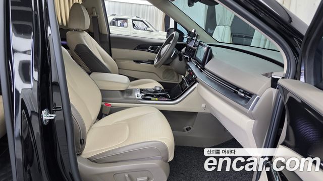 Kia Canival 2022 — photo 16
