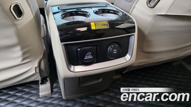 Kia Canival 2022 — photo 32