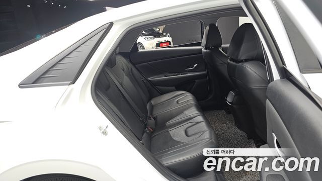 Hyundai AVANTE 2021 — photo 17