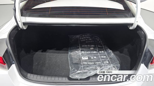 Hyundai AVANTE 2021 — photo 23