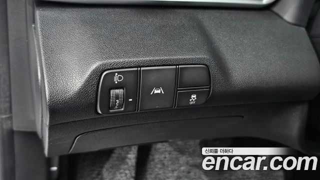 Hyundai AVANTE 2021 — photo 25