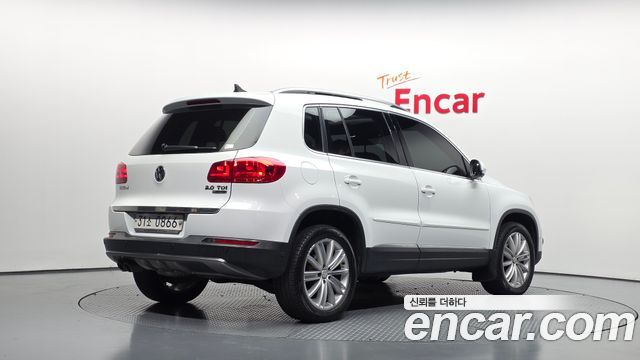 Volkswagen Tiguan 2016 — photo 2