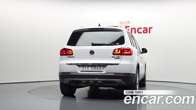 Volkswagen Tiguan 2016 — photo 4