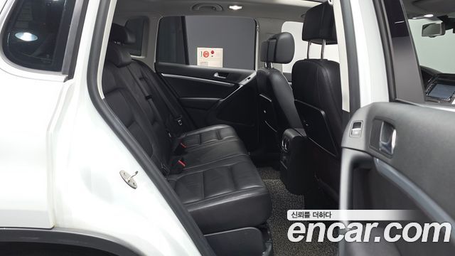 Volkswagen Tiguan 2016 — photo 12
