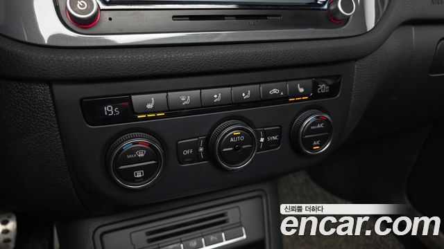 Volkswagen Tiguan 2016 — photo 16