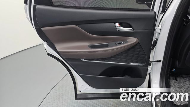 Hyundai Santafe 2022 — photo 15