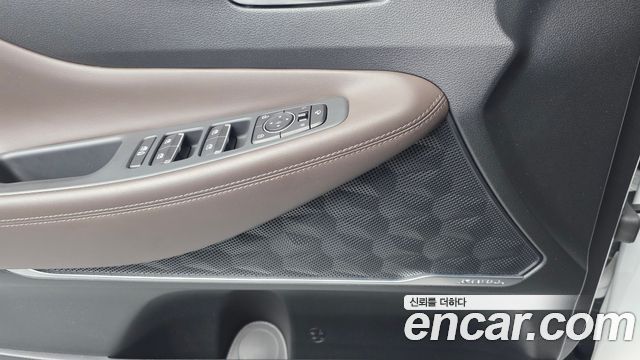 Hyundai Santafe 2022 — photo 30