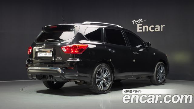 Nissan Pathfinder 2017 — photo 2