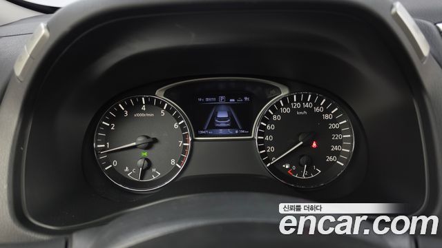Nissan Pathfinder 2017 — photo 11