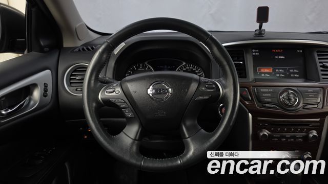 Nissan Pathfinder 2017 — photo 19