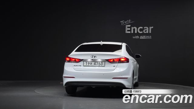 Hyundai AVANTE 2018 — photo 4
