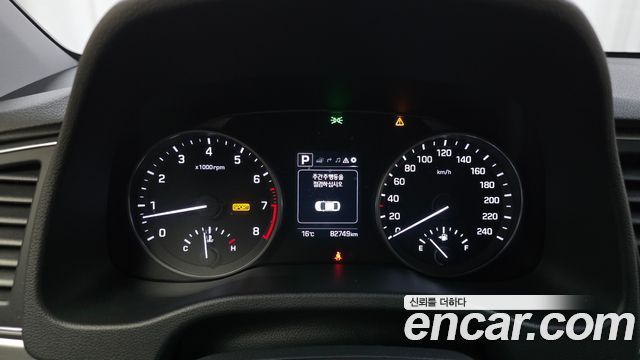 Hyundai AVANTE 2018 — photo 11