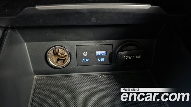 Hyundai AVANTE 2018 — photo 19