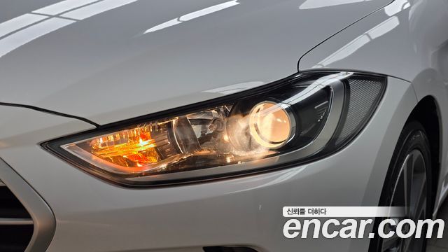 Hyundai AVANTE 2018 — photo 8