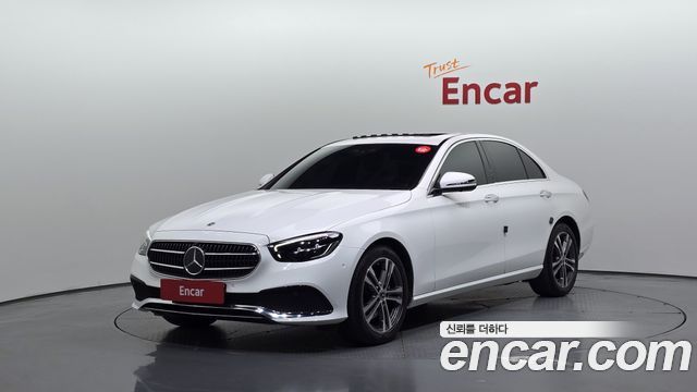 Mercedes-Benz E-Class 2023 — photo 1