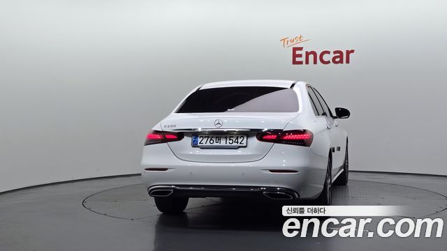 Mercedes-Benz E-Class 2023 — photo 4