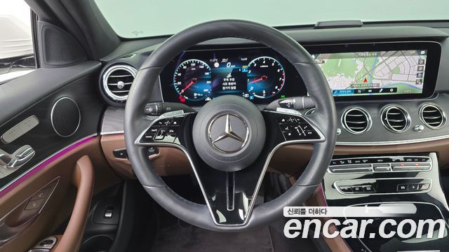 Mercedes-Benz E-Class 2023 — photo 20