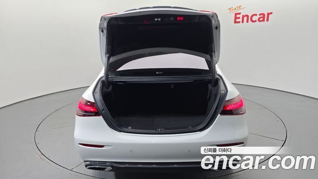 Mercedes-Benz E-Class 2023 — photo 25