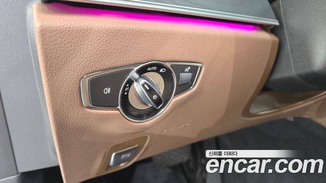 Mercedes-Benz E-Class 2023 — photo 28