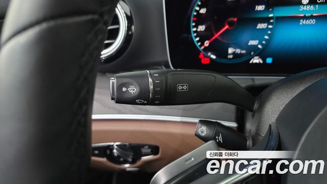 Mercedes-Benz E-Class 2023 — photo 29
