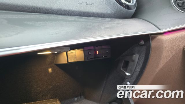 Mercedes-Benz E-Class 2023 — photo 34