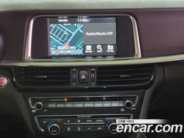 Kia K5 2019 — photo 11