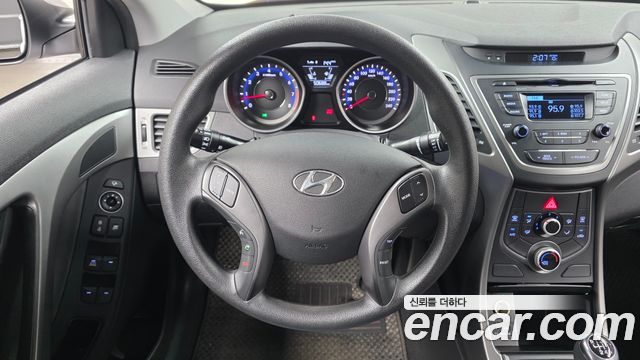 Hyundai AVANTE 2015 — photo 13