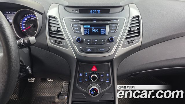 Hyundai AVANTE 2015 — photo 16