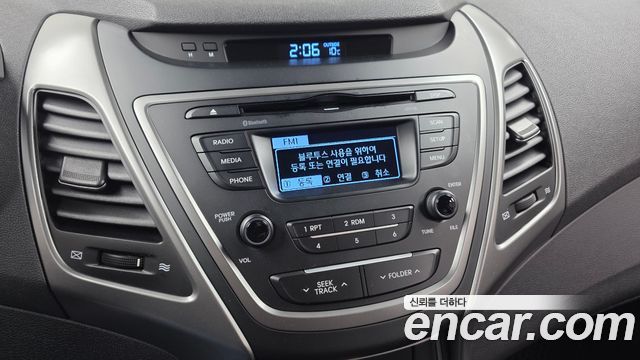 Hyundai AVANTE 2015 — photo 17