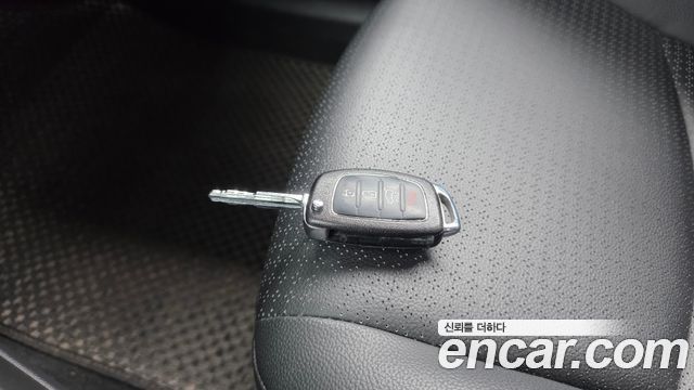 Hyundai AVANTE 2015 — photo 19