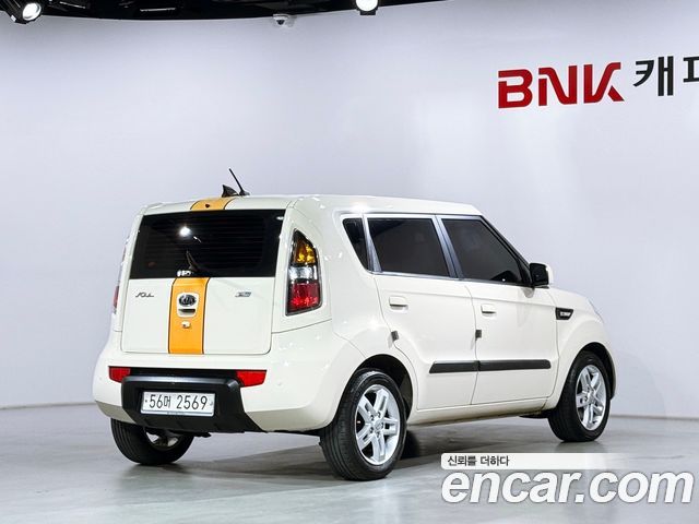Kia Soul 2010 — photo 2