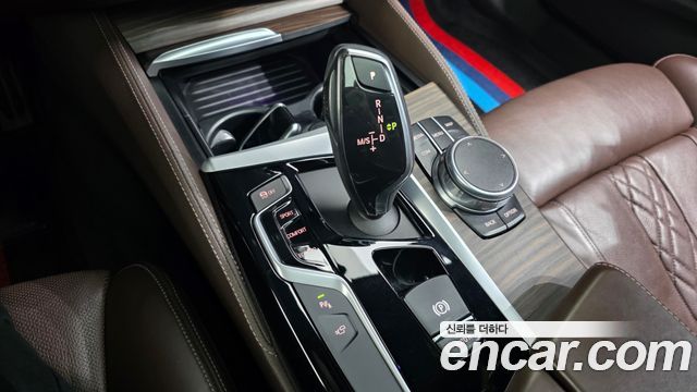 BMW 5-Series 2017 — photo 9