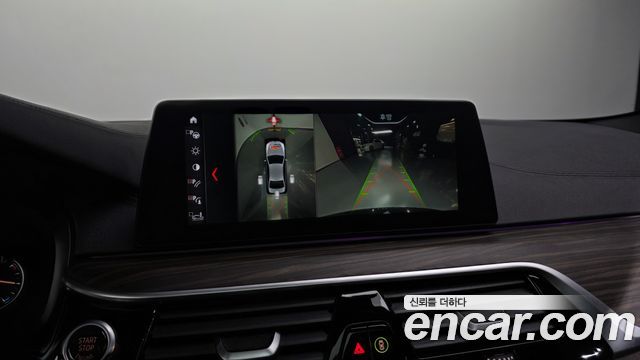 BMW 5-Series 2017 — photo 15