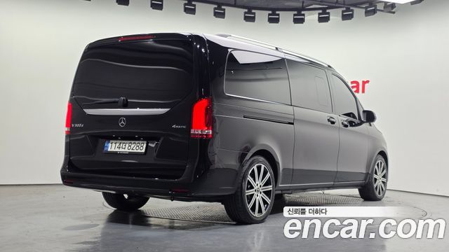 Mercedes-Benz V-Class 2021 — photo 2