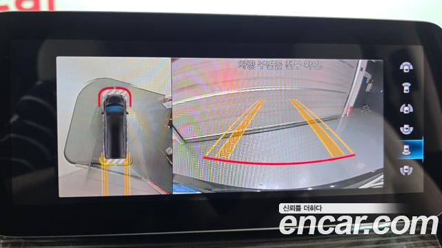Mercedes-Benz V-Class 2021 — photo 15