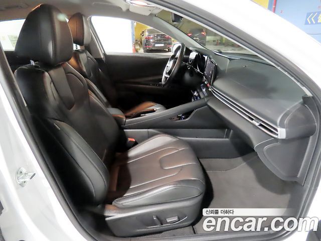 Hyundai AVANTE 2023 — photo 12