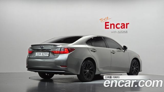 Lexus ES 2017 — photo 2