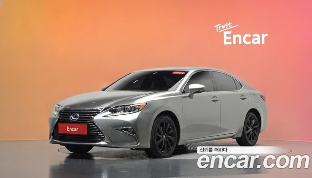 Lexus ES 2017 — photo 1