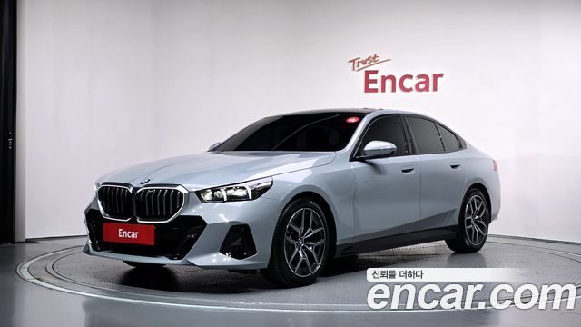 BMW 5-Series 2026 — photo 1