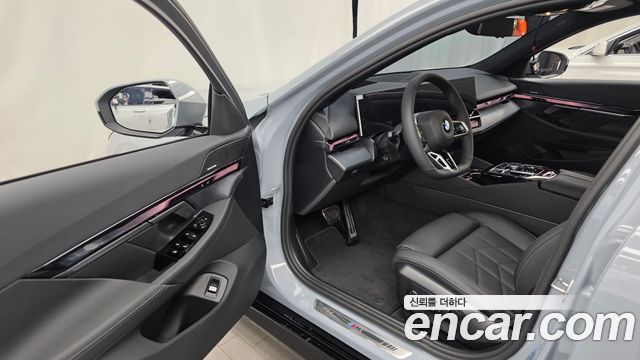 BMW 5-Series 2026 — photo 13