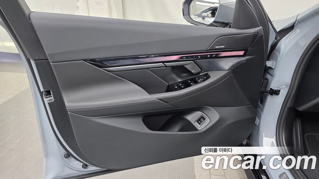 BMW 5-Series 2026 — photo 14