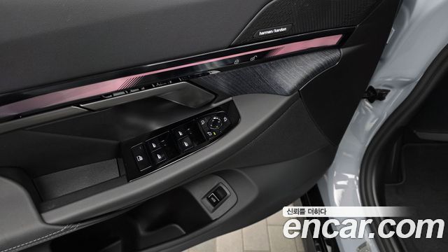 BMW 5-Series 2026 — photo 28