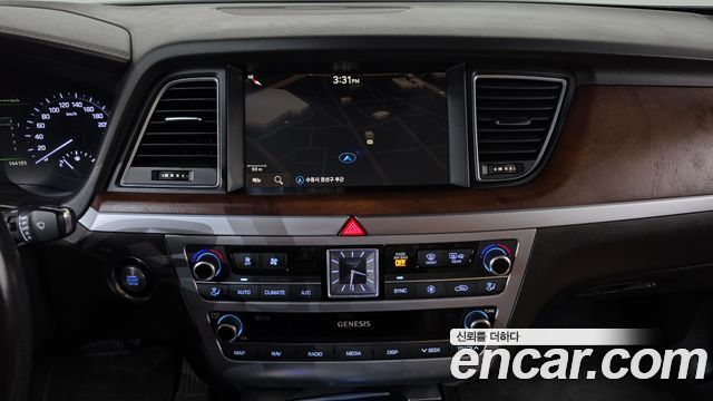 Genesis G80 2019 — photo 18
