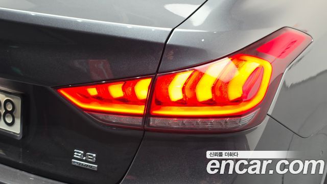 Genesis G80 2019 — photo 9