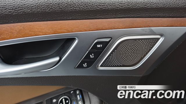 Genesis G80 2019 — photo 33
