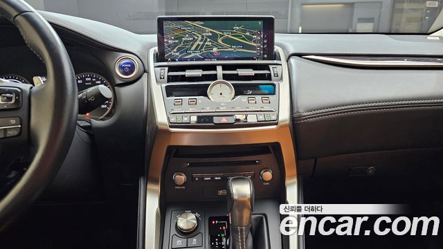 Lexus NX 2019 — photo 20