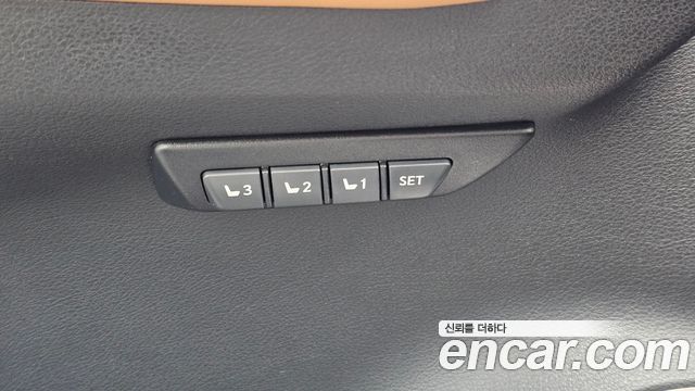 Lexus NX 2019 — photo 23